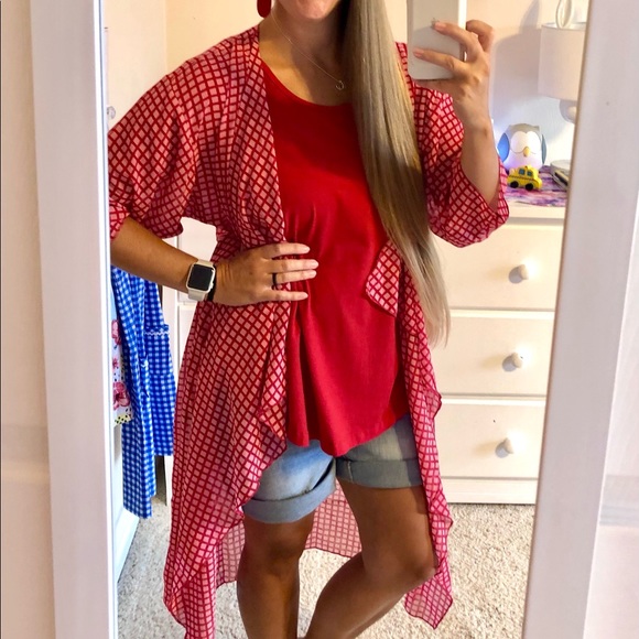 Small LuLaRoe Shirley Cover